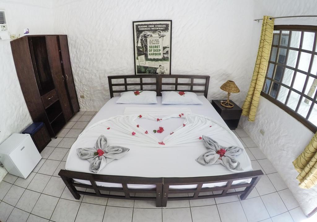 Scandi Divers Puerto Galera Ngoại thất bức ảnh