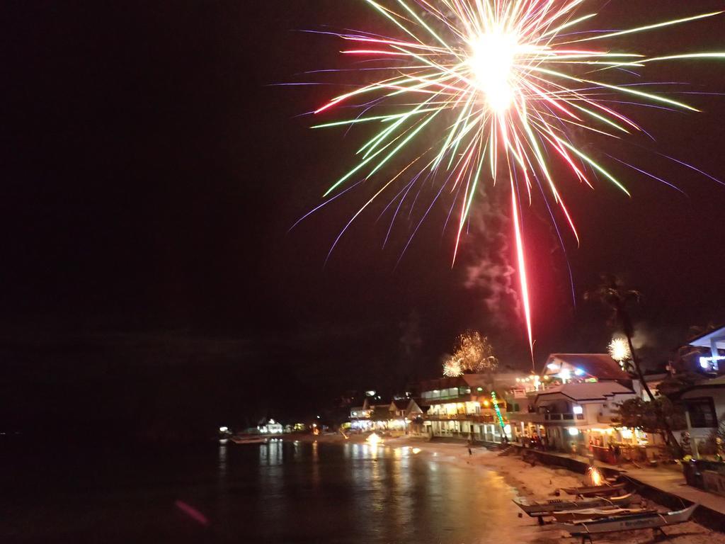 Scandi Divers Puerto Galera Ngoại thất bức ảnh